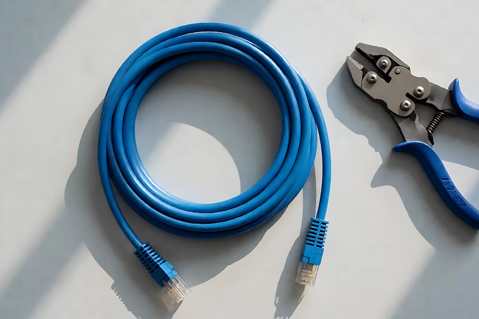 家庭网络布线：Cat6 网线、水晶头与压线工具的准备